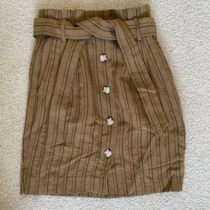 H&M midi button up skirt with zipper on the side.